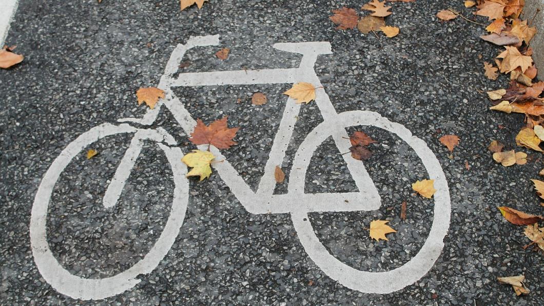 bicycle-path-491313_1280.jpg