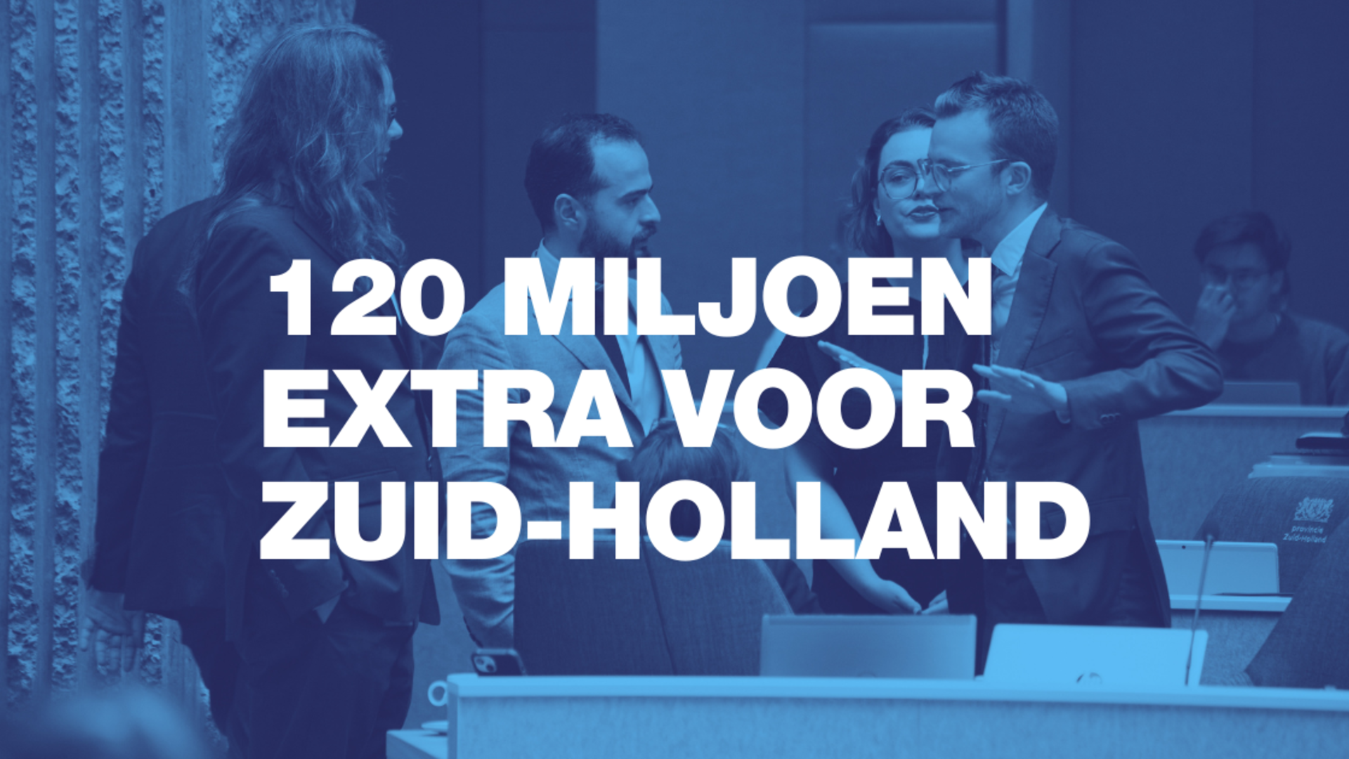Foto fractie met blauw filter met witte tekst uit de kop