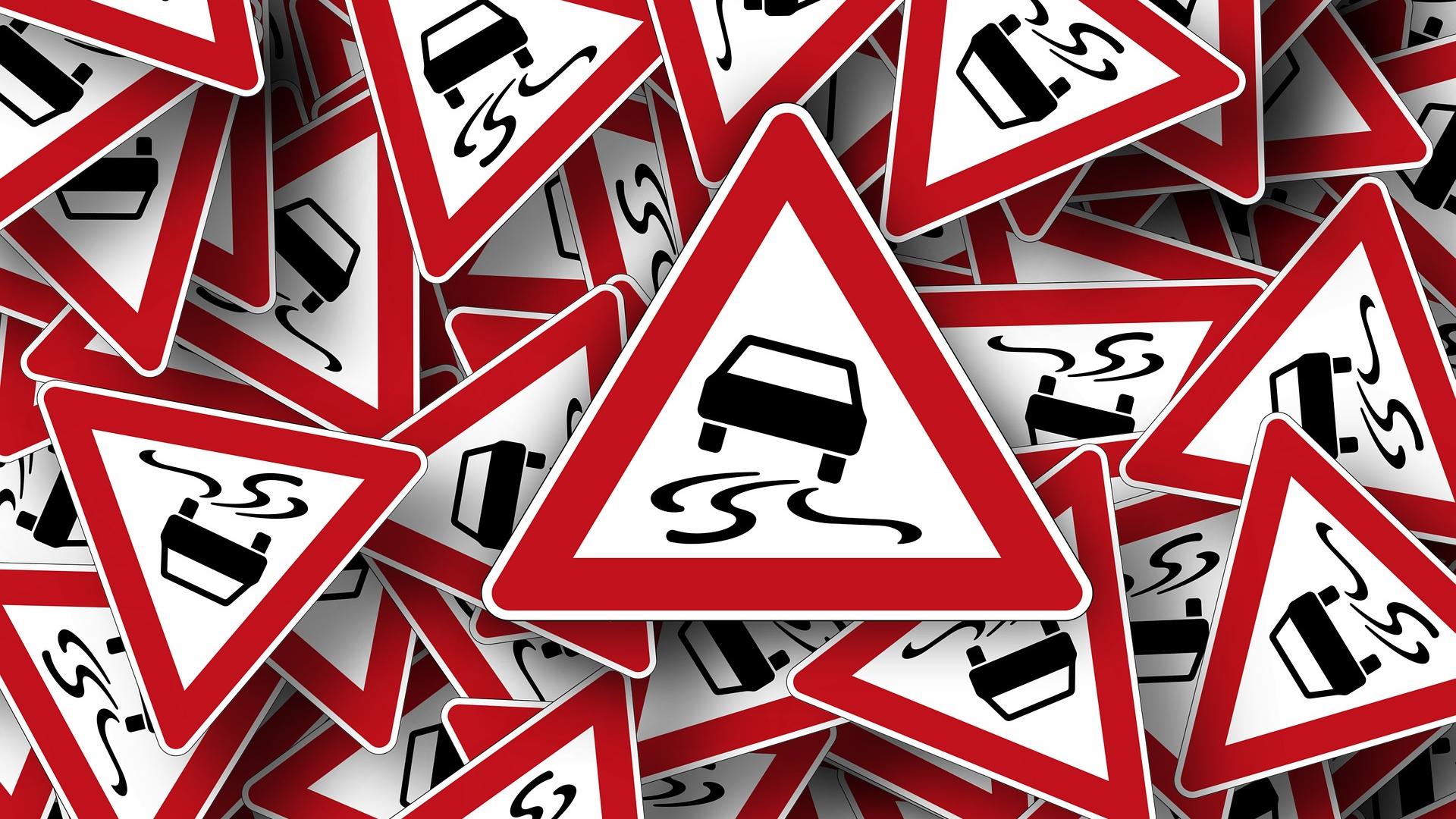 road-sign-663362_1920.jpg