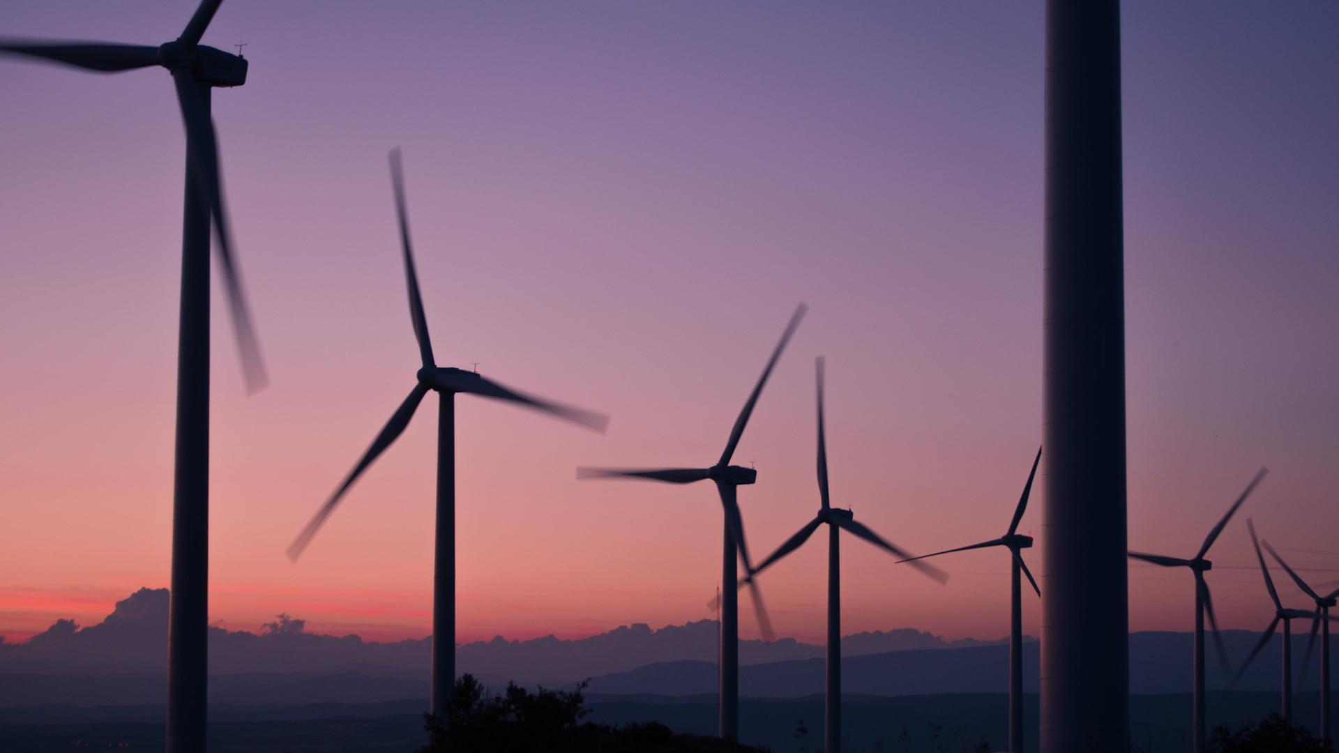 windmills-984137_1920.jpg